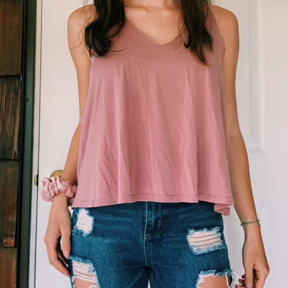 Pink V-Neck Tank Topπ - Picture 2 of 5